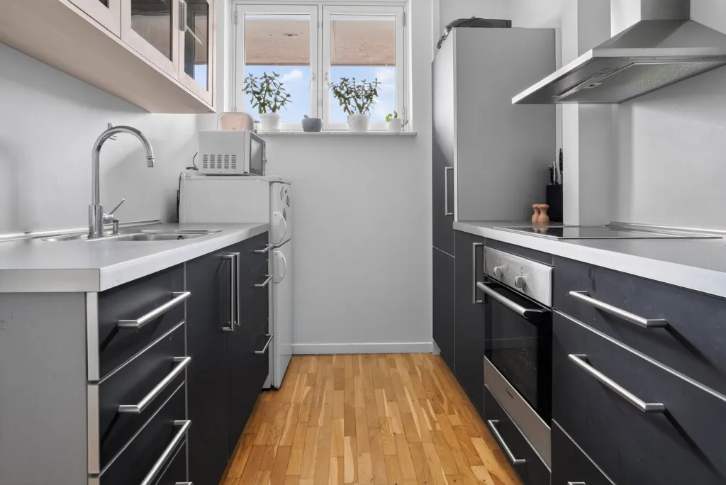 Cuisine - Apartment with Balcony in Central Søborg