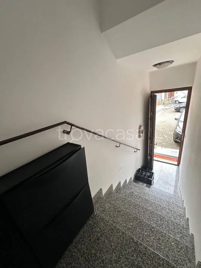 Stanze - Armed Trilocale with Balcony in Rosta