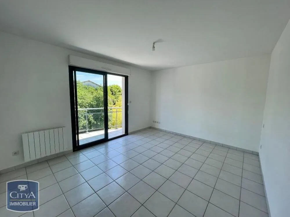Rooms - Apartment with Balcony in Niort