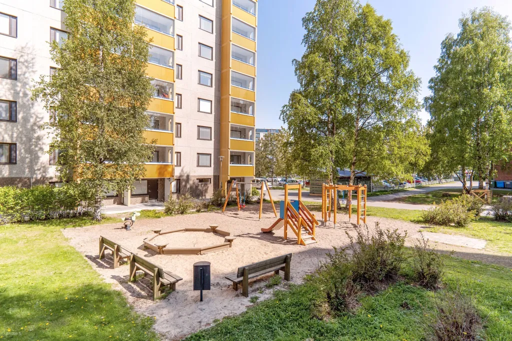 Jardin - Bright Studio with Balcony in Oulu's Tuira