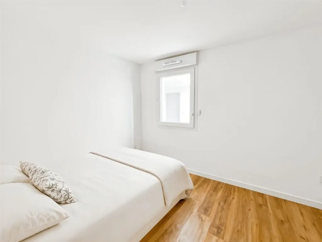 Chambres - Appartement Neuf T4 Meublé avec 2 Parkings à Proximité