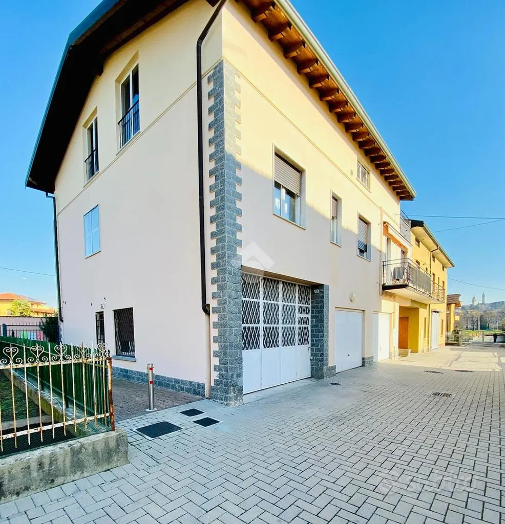Välivaade - Trilocale with Private Box in Cantù