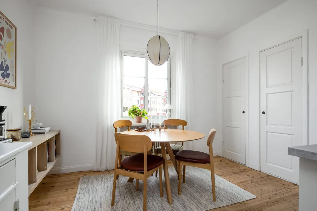 Salle à manger - Apartment with High Ceilings in Linköping