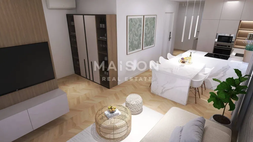 Three-Bedroom Apartment with Private Pool in Kolan
