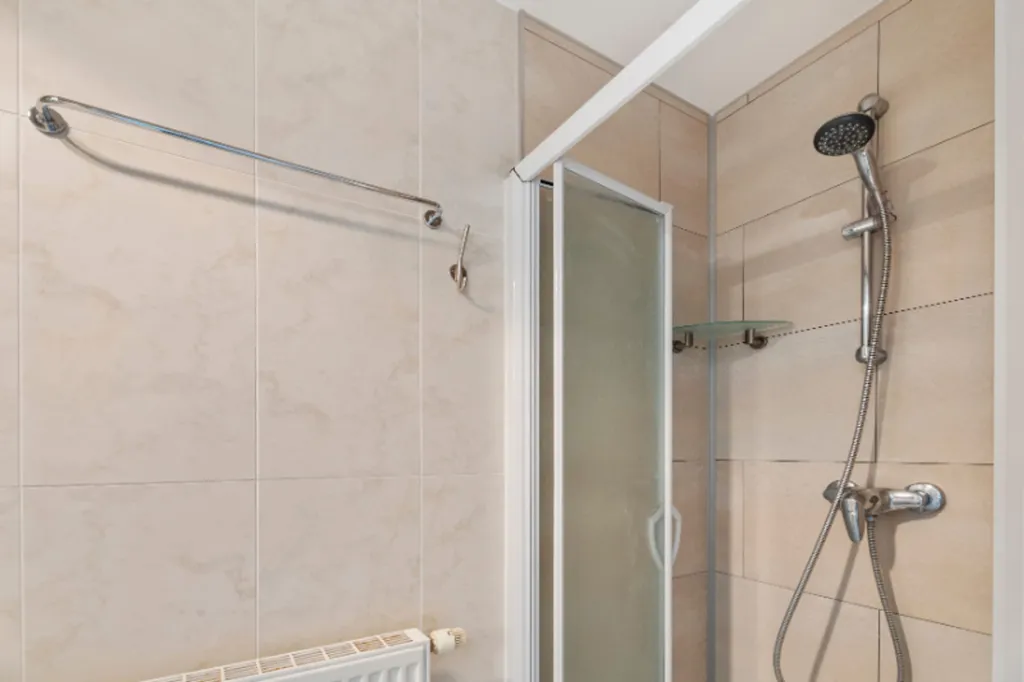 Bagni - Light-Filled Apartment with Sea View in Digue Centre