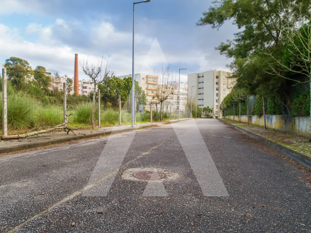 Aed - Construction Plot with Central Location in São João da Madeira