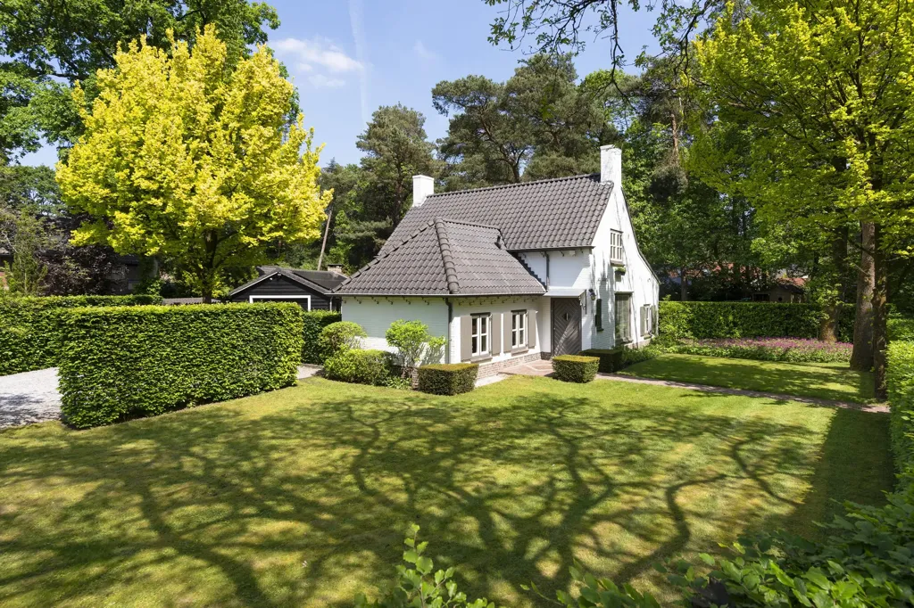 Aed - Charming Semi-Bungalow with Garden in Wolfheze