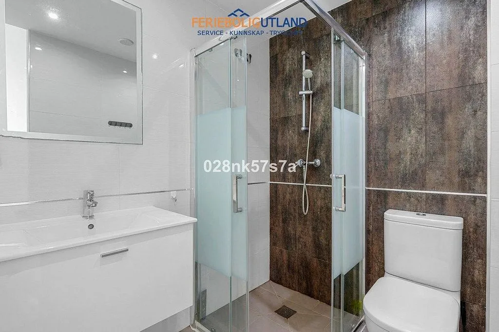 Salles de bain - T2 Apartment with Pool in Cabo Roig