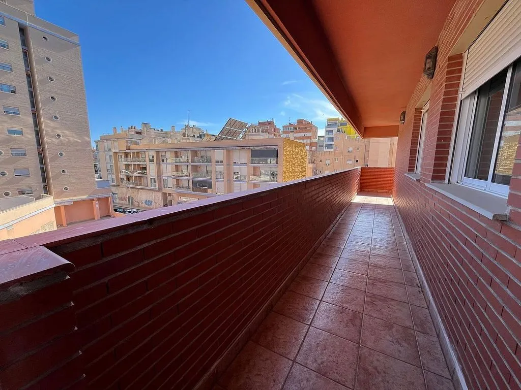 Balcony - Apartment with Balcony in Barrio de Peral