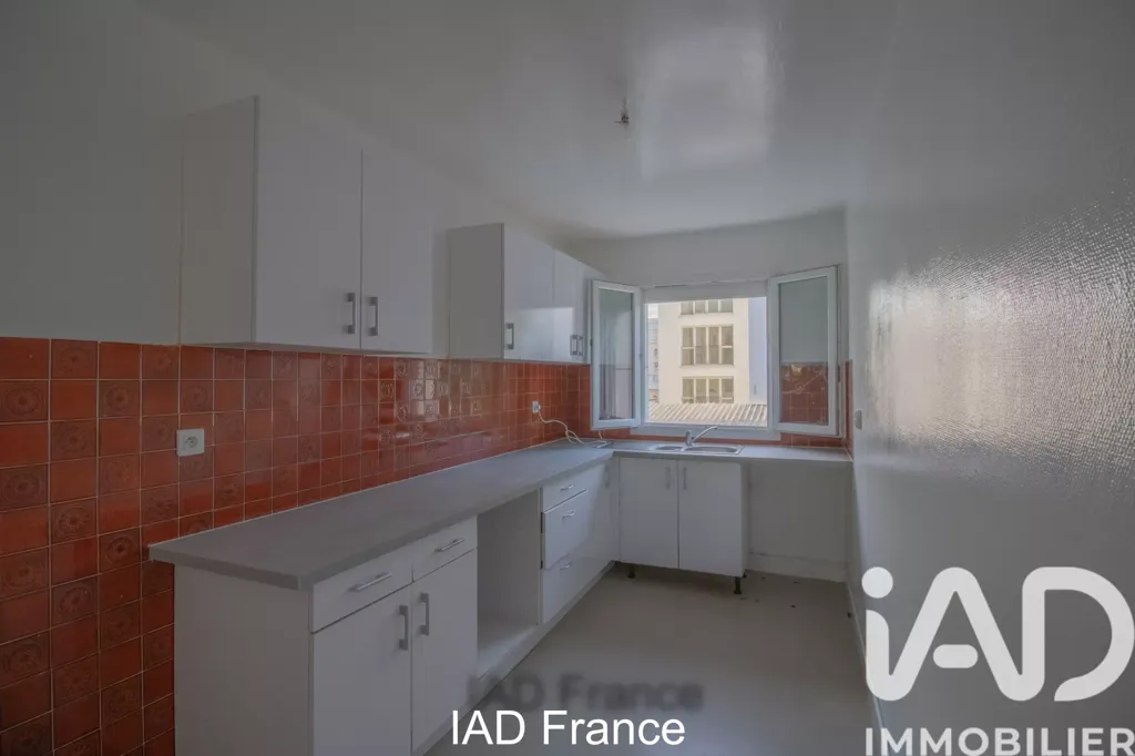 Cuisine - Appartement Refait à Neuf avec Balcon à Trappes