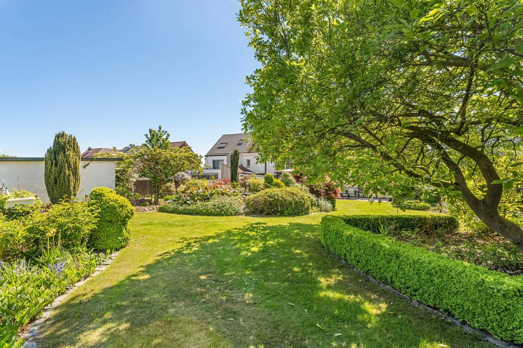 Jardin - Villa Rénovée avec Garage à Erps-Kwerps