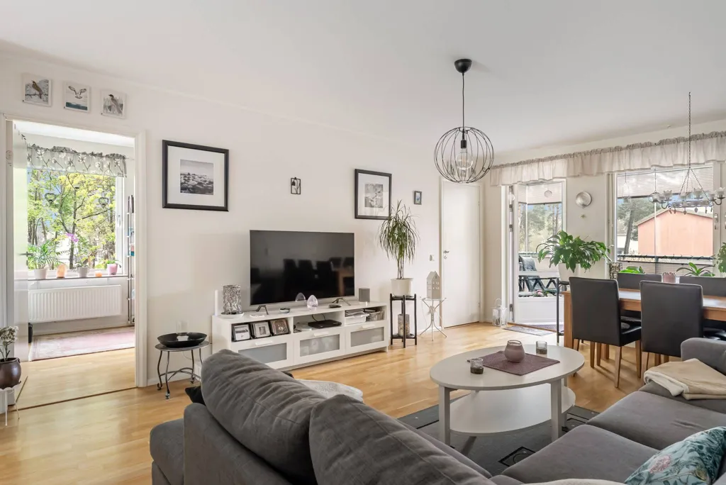 Elutuba - Apartment with Balcony in Hägernäs Strand