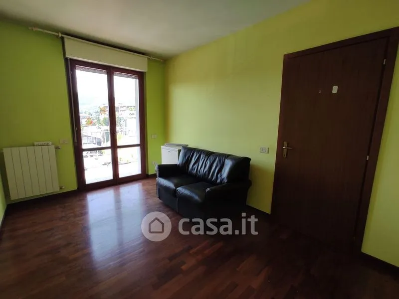 Séjour - Two-Level Apartment with Balcony in Bergamo