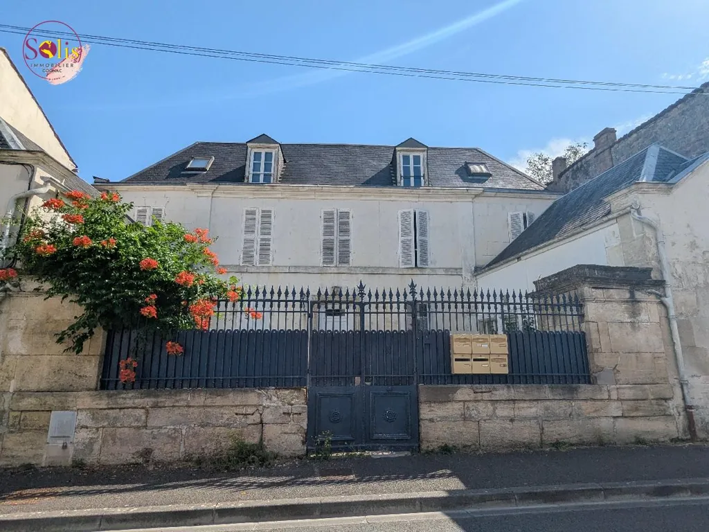 Exterior - 2-Bedroom Apartment in Central Cognac