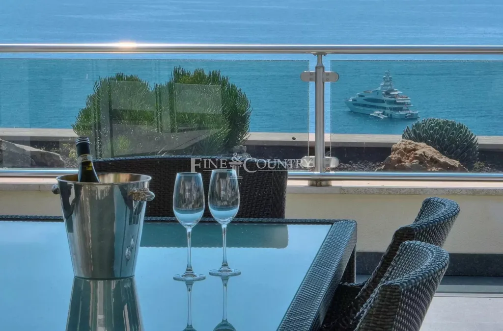 Terrazza - Penthouse Villa with Sea View at Monaco Border