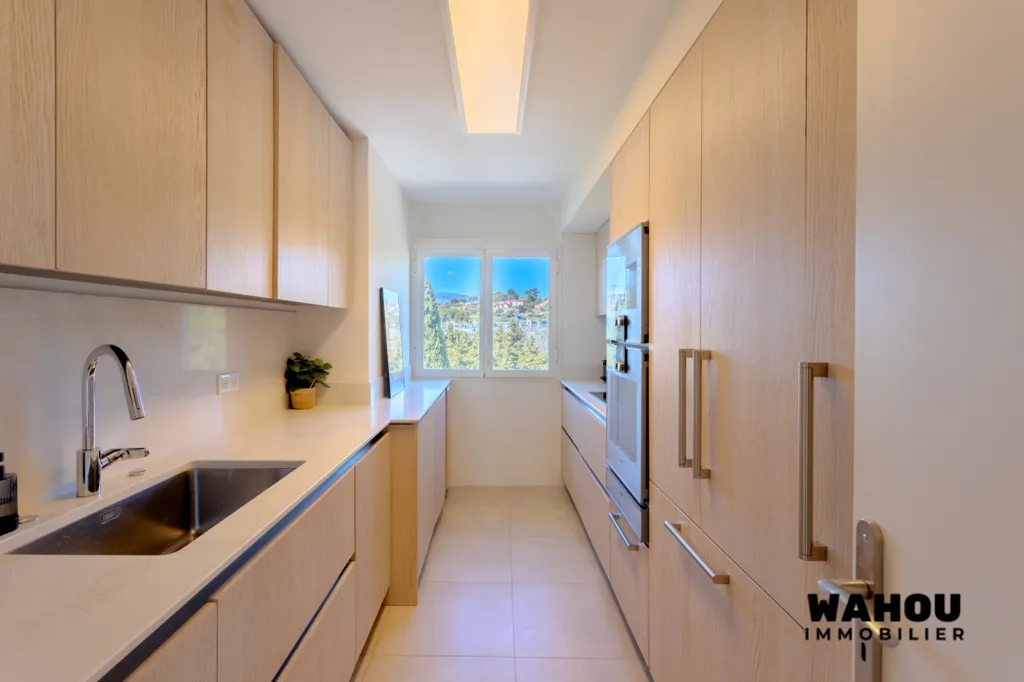Cuisine - Appartement 4P avec Vue Mer Panoramique au Cannet