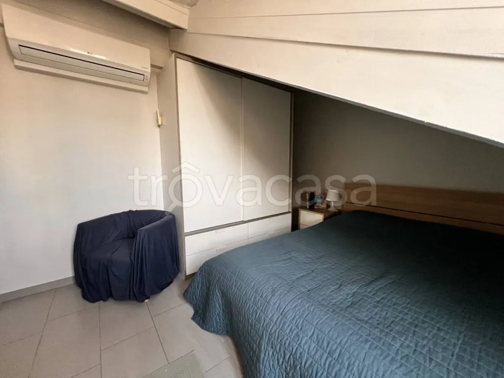Camere da letto - Mansarda ristrutturata con balcone a Torino