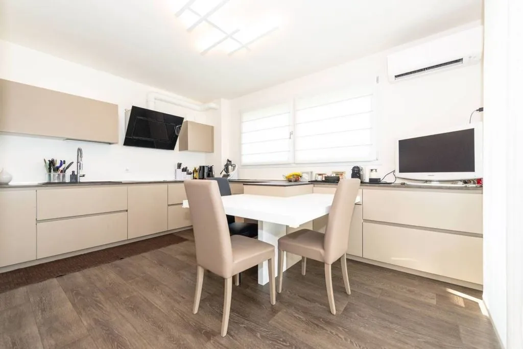 Köök - Luxury Villa with Private Garden in Jesolo