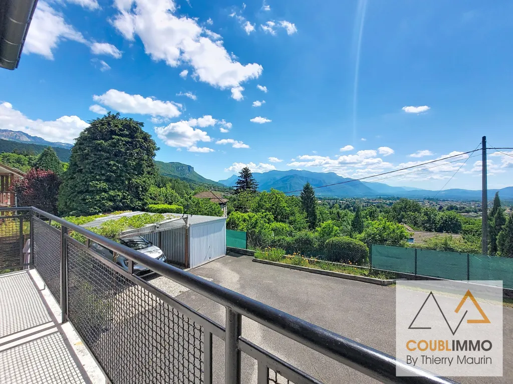 Balcone - House with Dominant View in Coublevie