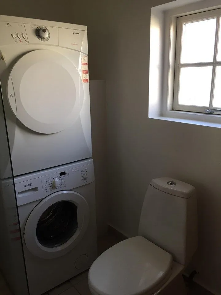 Buanderie - Cozy 2-Bedroom Apartment in Smaller Property