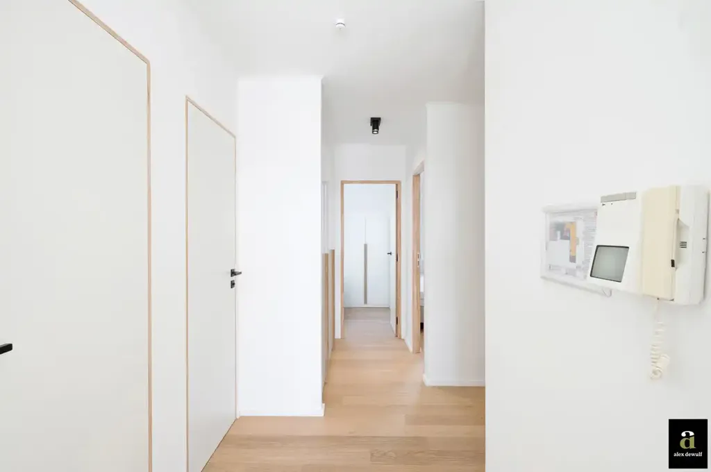 hallway_entrance