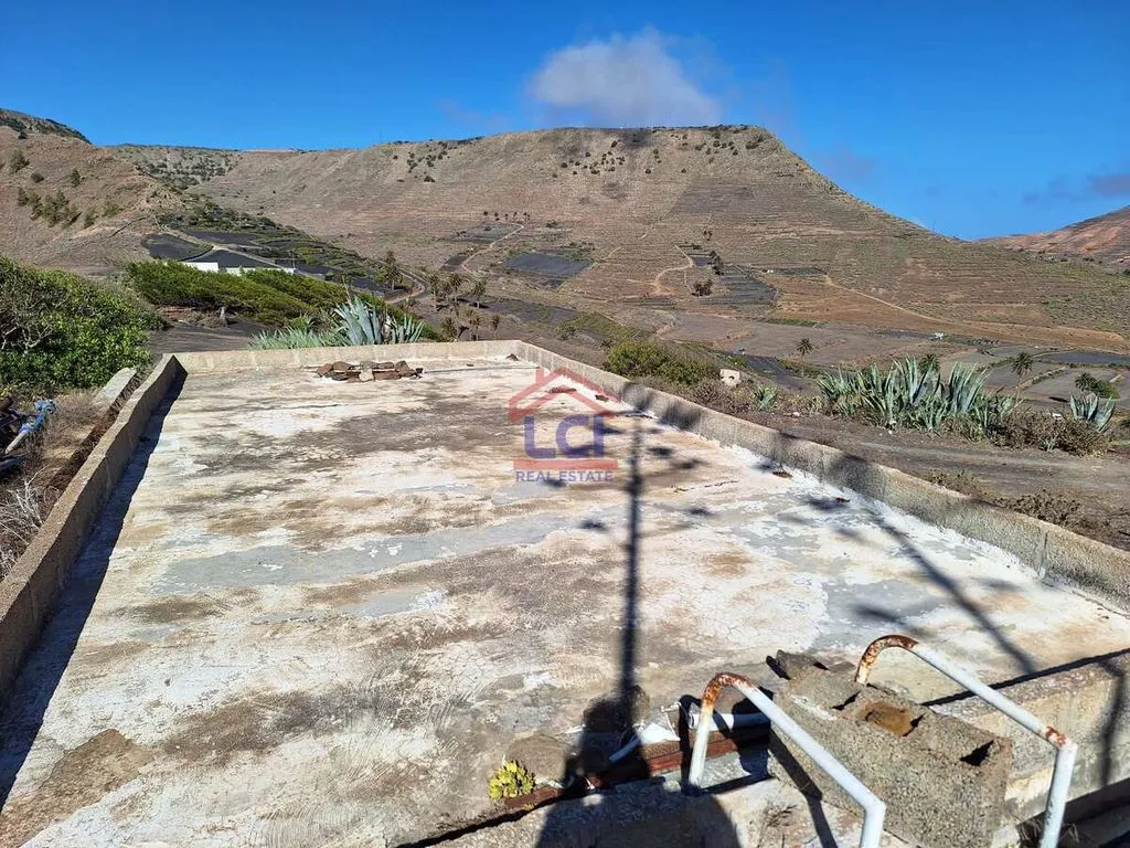 Jardin - Rustic Land with Pool in Haría, Canary Islands