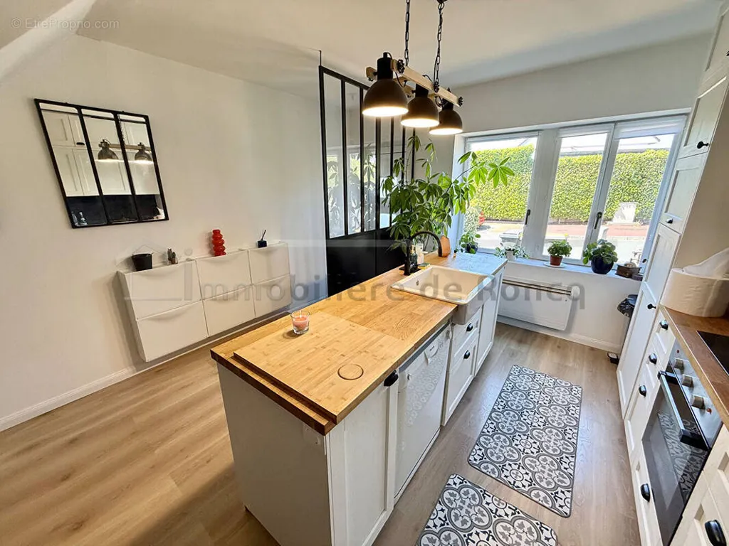 Cuisine - Maison Charmante avec Jardin à Roncq