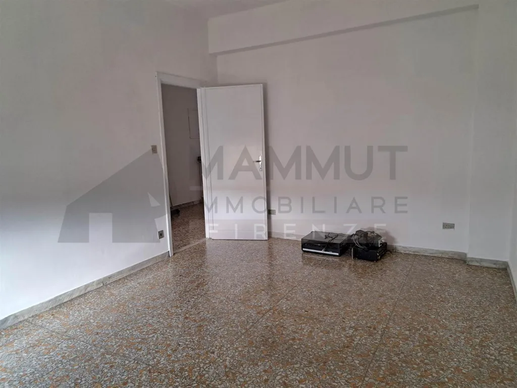 Pièces - 4-Bed Apartment with Balcony in Florence