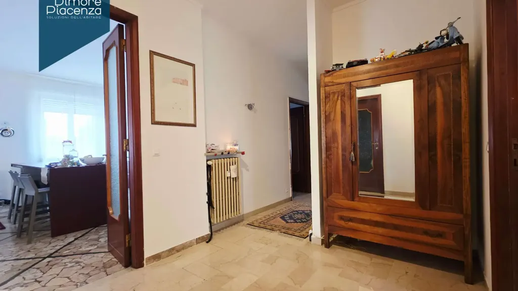 Entrée - Spacious Apartment with Balcony in Piacenza