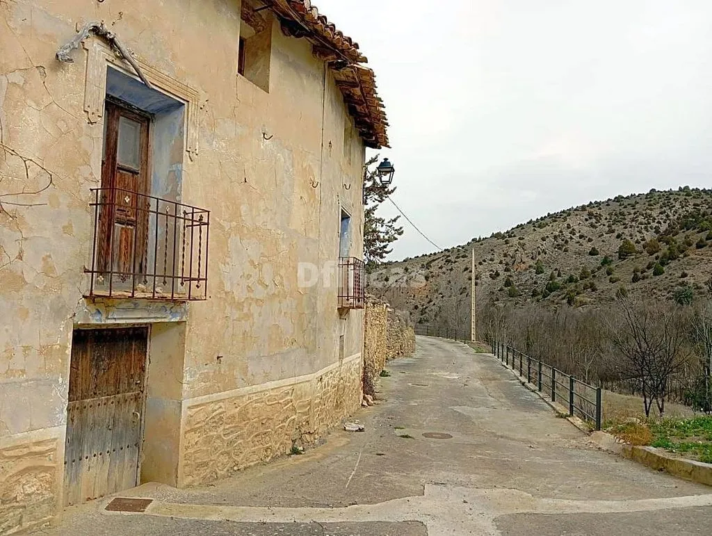 Rustic House with Corral in Cubla