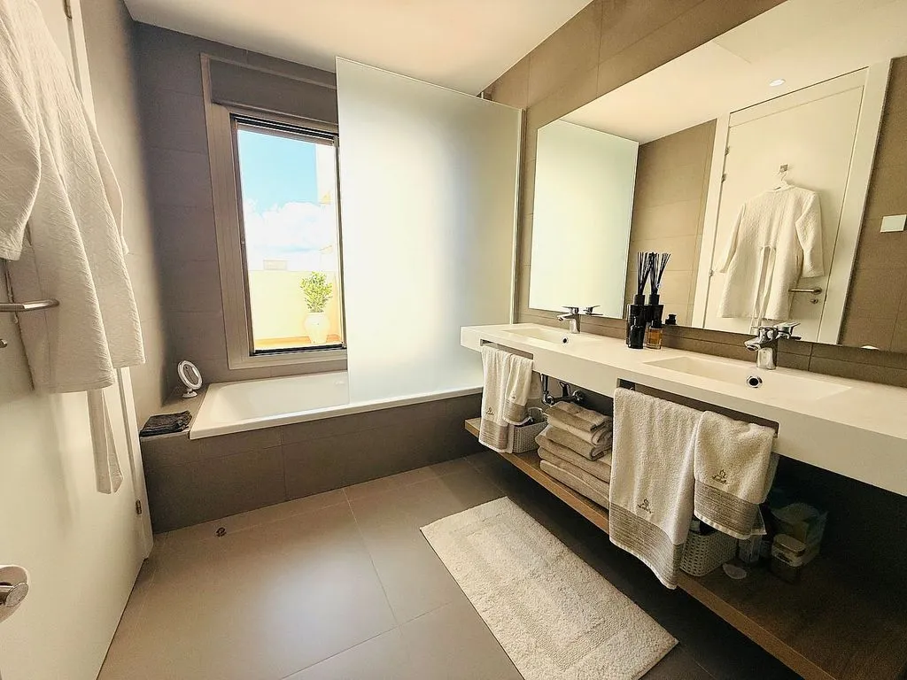 Vannitoad - Contemporary Flat with Sea View in Estepona