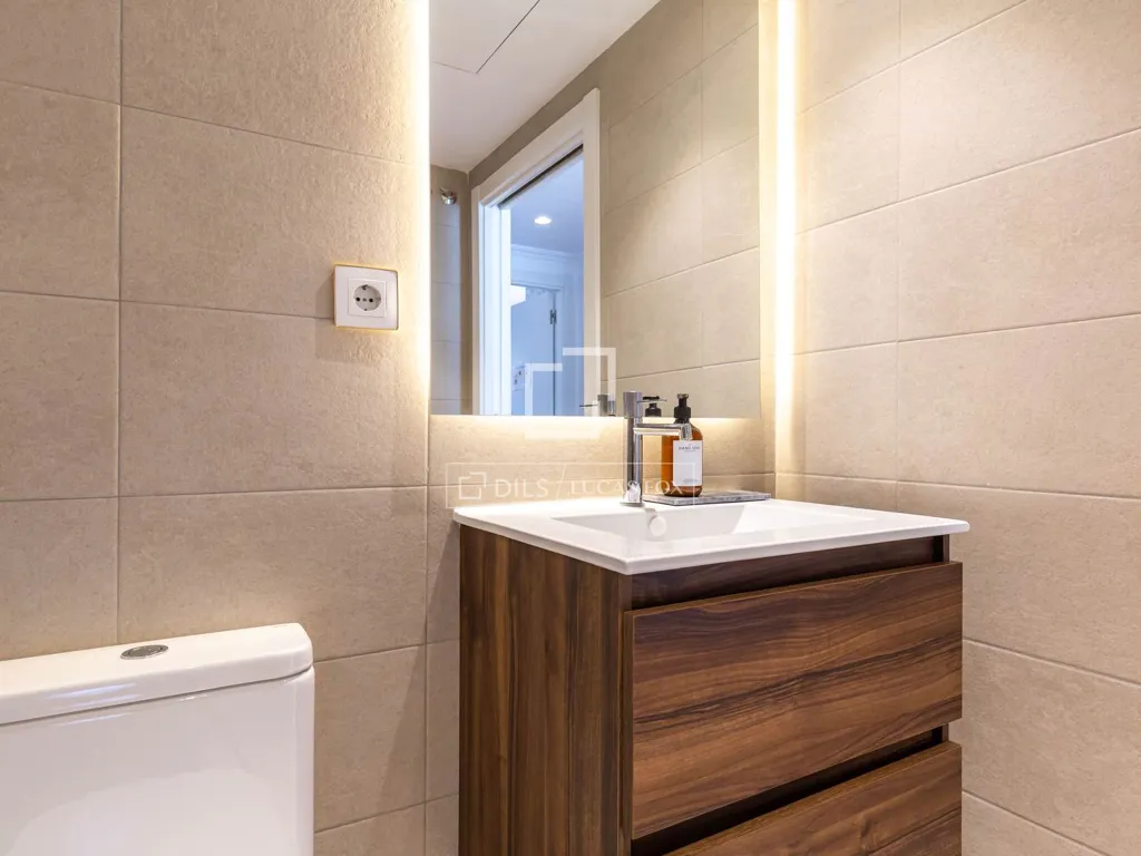 Salles de bain - Modern Apartment with Terrace in Sant Just Desvern