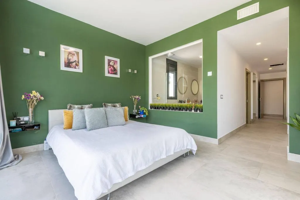 Bedrooms - Detached House with Pool in Guadacorte, Andalusia