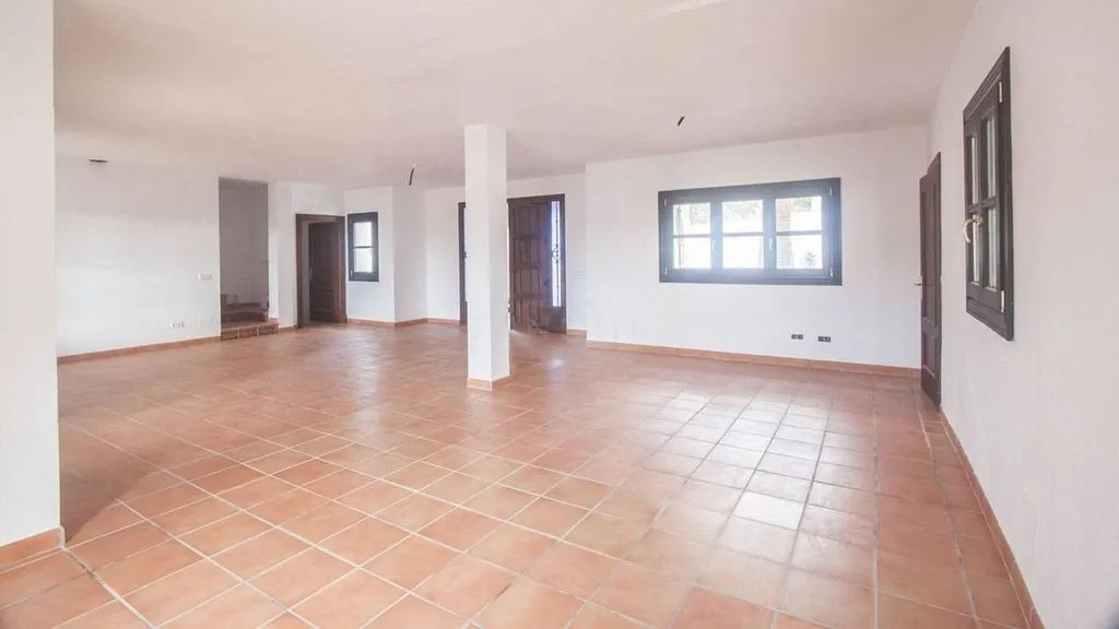 Elutuba - Luxury Villa with Mountain Views in Casares