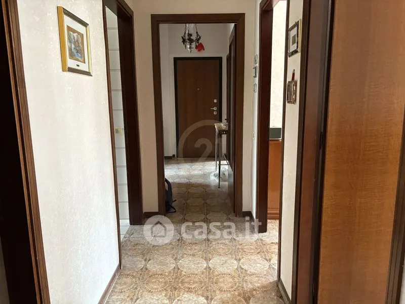 Esik - Four-Room Apartment in Quiet Area, Catania