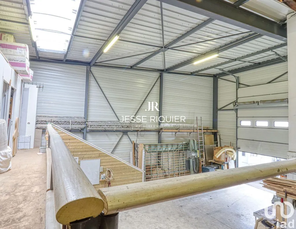 Garage - Local d'Activité avec Hauteur sous Plafond à Andilly