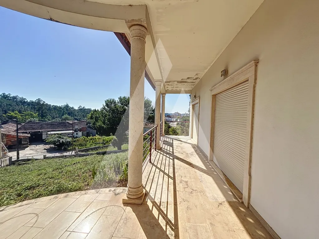 Terrace - Isolated House with Indoor Pool in Pombal