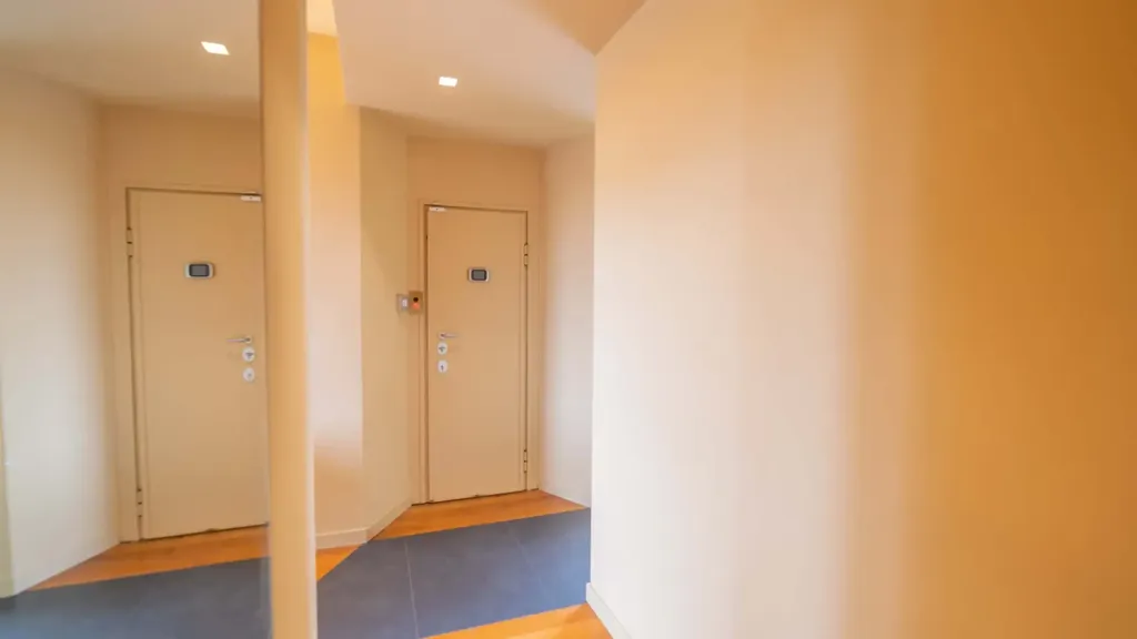 hallway_entrance