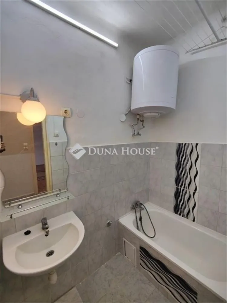 Bagni - Terraced House with Garden in Budapest 9th District