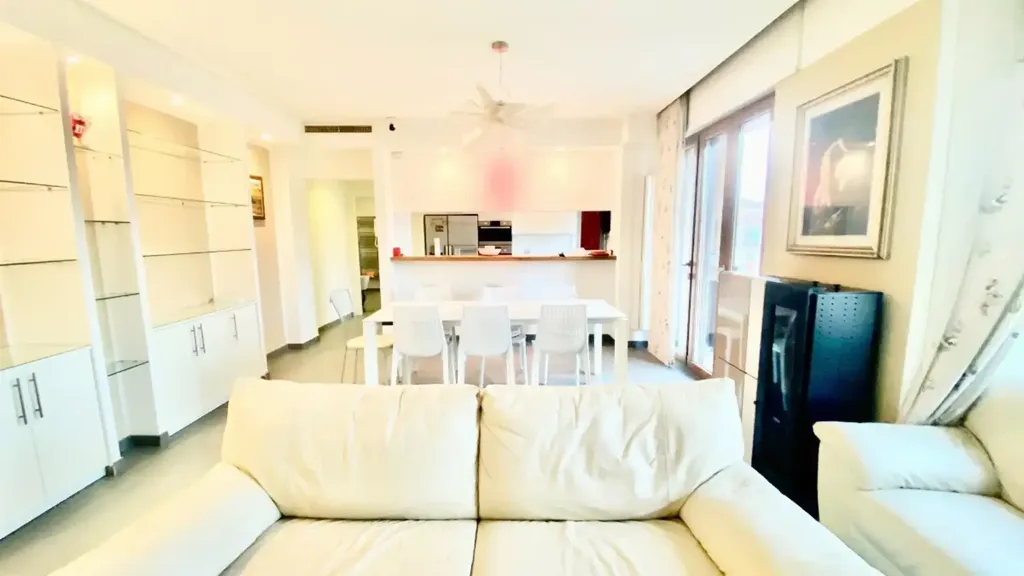 Séjour - Four-Bedroom Apartment with Terraces in Milan
