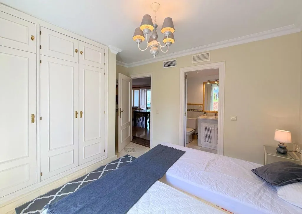 Magamistoad - Beachfront Flat with Private Garden in Casares