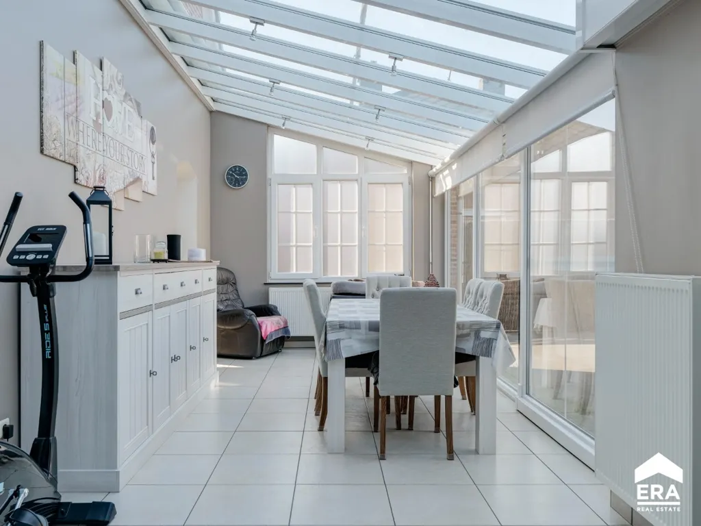 Salle à manger - Maison avec Jardin et Jacuzzi à Nieuwerkerken