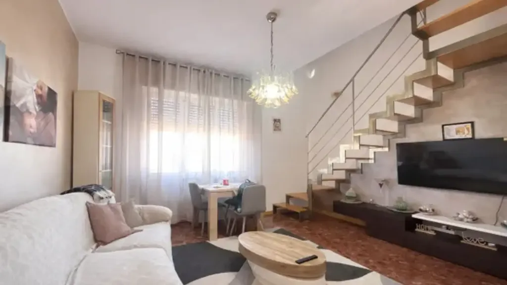 Elutuba - Renovated Apartment with View in Piacenza
