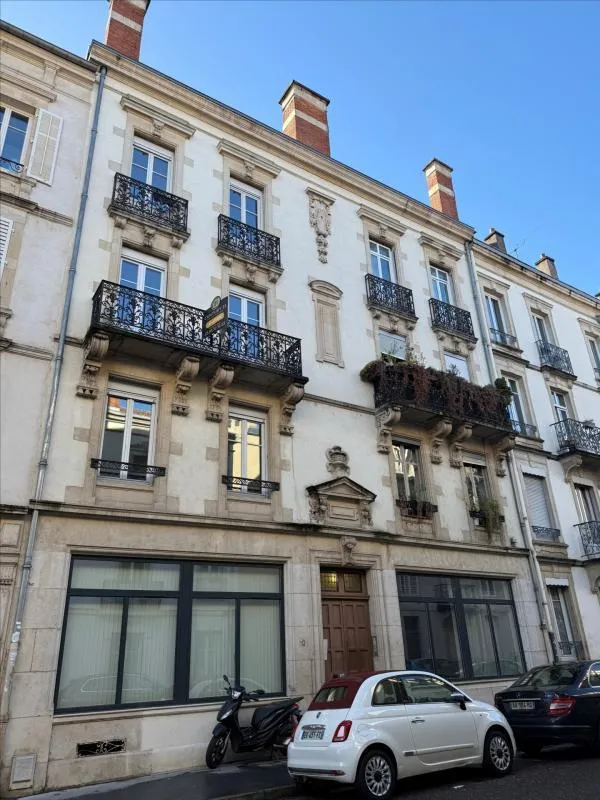 Extérieur - Appartement Rénové en Dernier Étage à Nancy