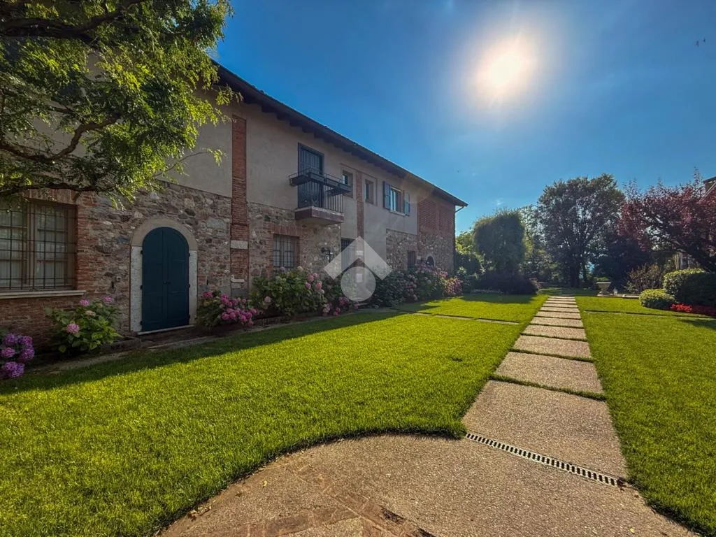 Giardino - Elegant Apartment with Pool in Calvagese della Riviera
