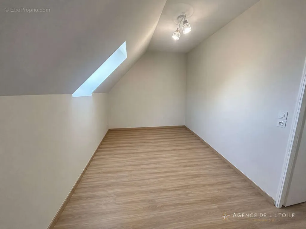 Pièces - Maison Rénovée avec Terrasse à Étaples