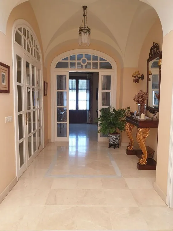 hallway_entrance