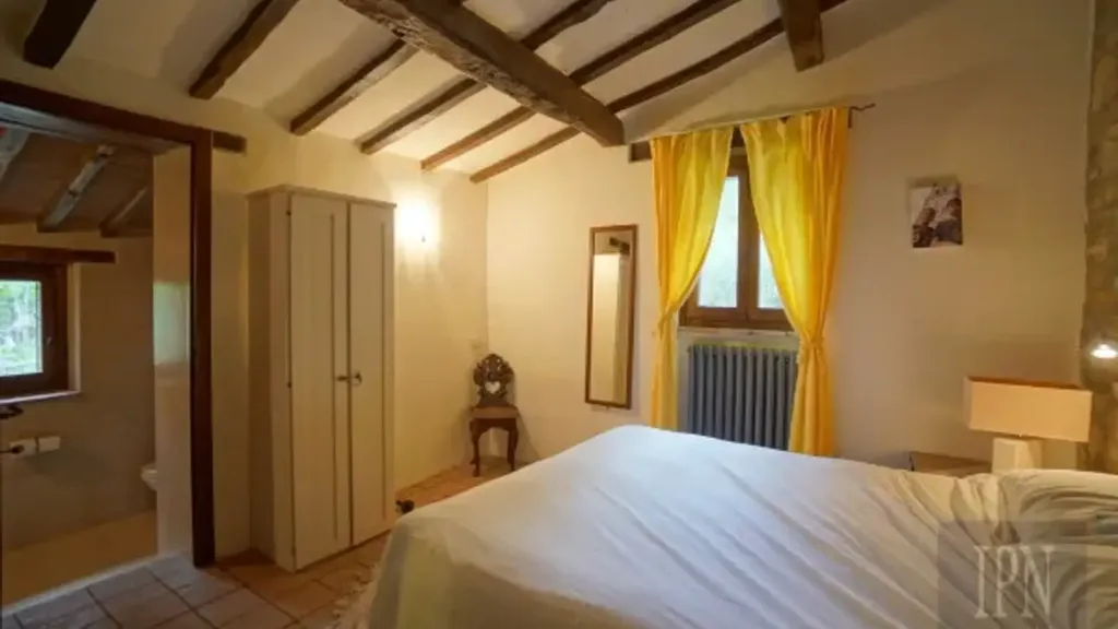 Chambres - Country House with Pool in Pietralunga, Umbria