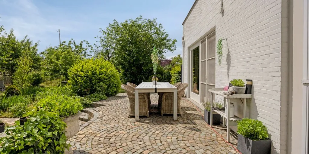 Terrass - Historic Villa with Garden in Heppen