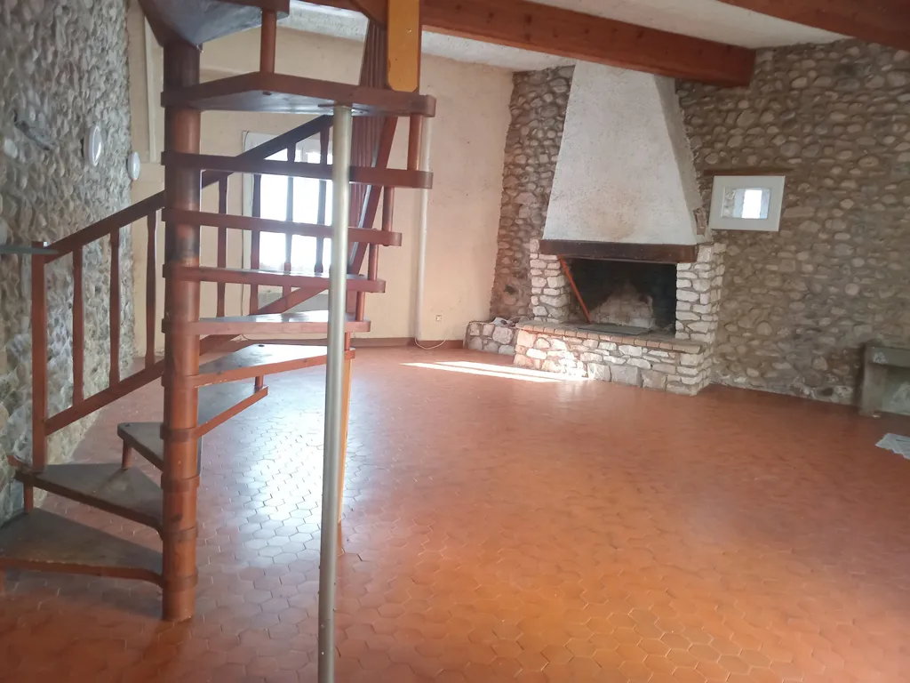 Elutuba - Atypical House with Stone Features in Clermont l'Hérault